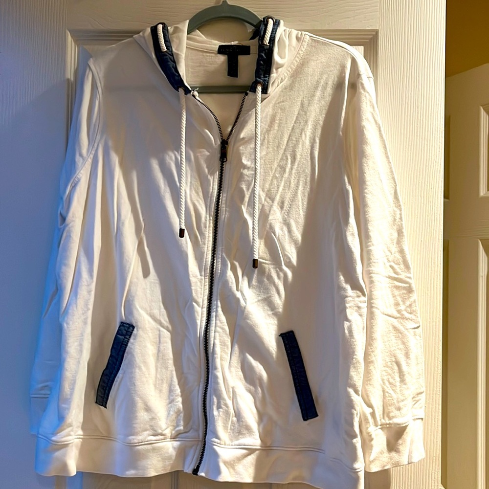 Lauren Ralph Lauren Women’s size 2X long sleeve zip up hoodie.